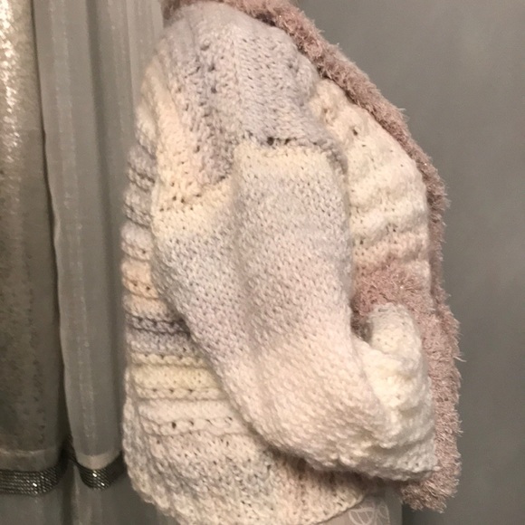 Hand crochet sweater - Picture 3 of 3